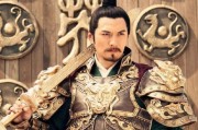《隋唐演义》中，单雄信为什么要多次帮助落魄的秦叔宝