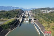 三峡船闸年通过量、三峡升船机年客运量创新高